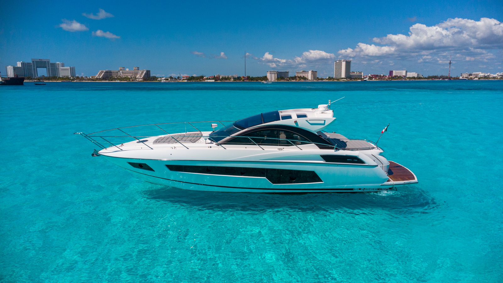 Renta del yate Comaye en Cancún
