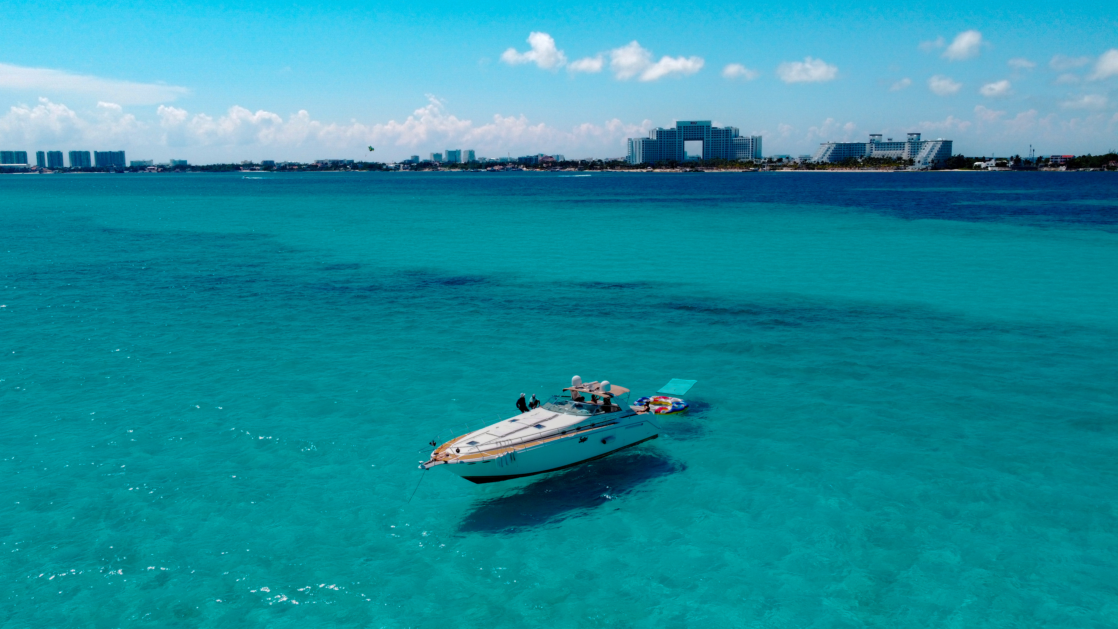 Renta del yate Sea ray Seafari  en Cancún