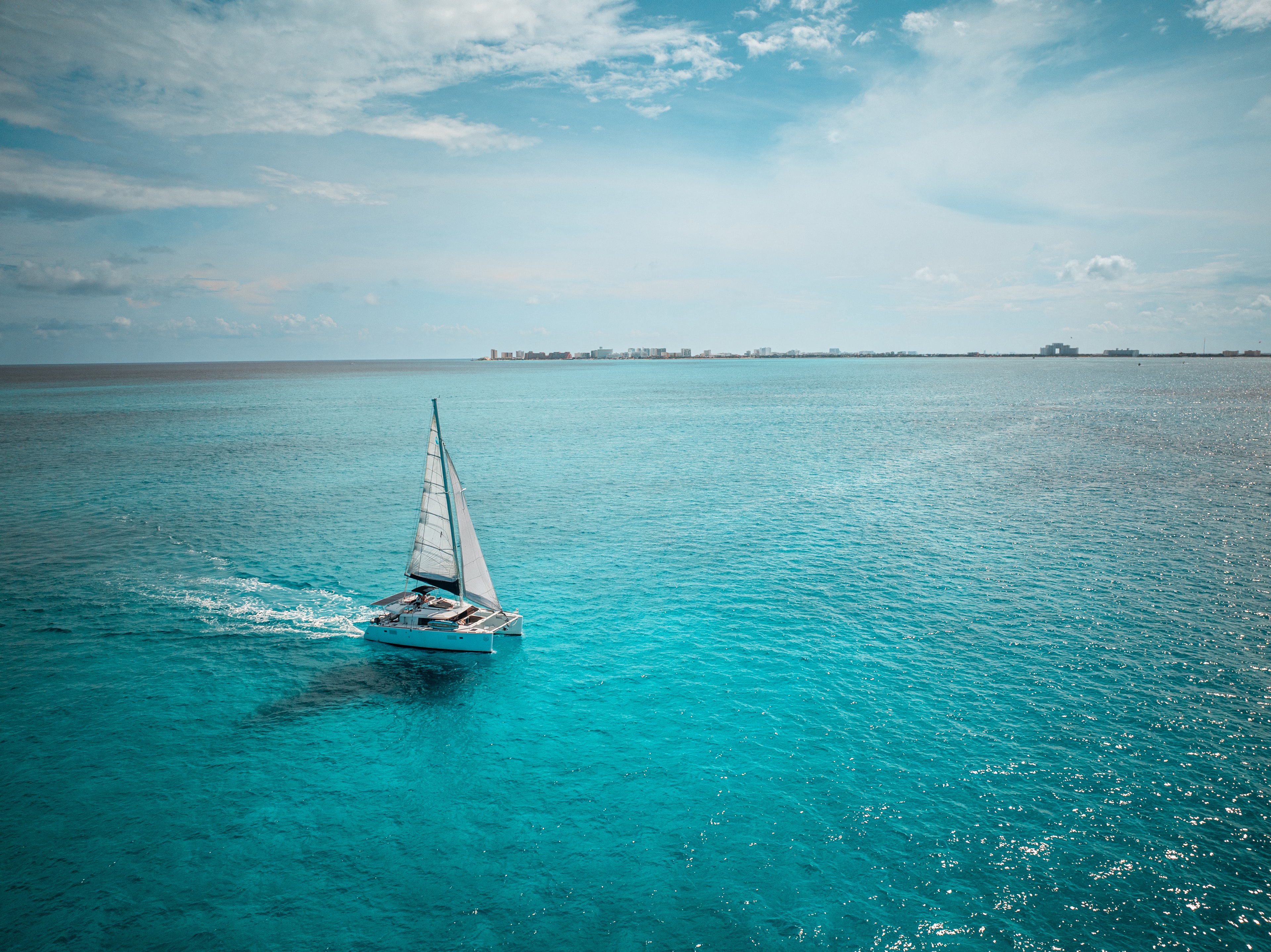 Beluga — fotografía 1 de 10, renta de yate en Cancún