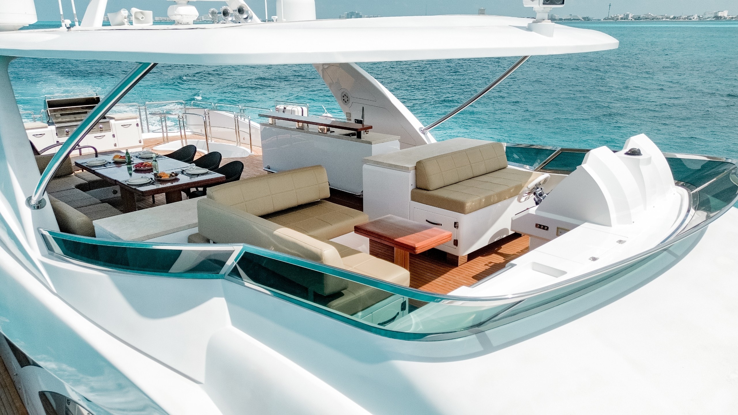 Azimut — fotografía 1 de 11, renta de yate en Cancún